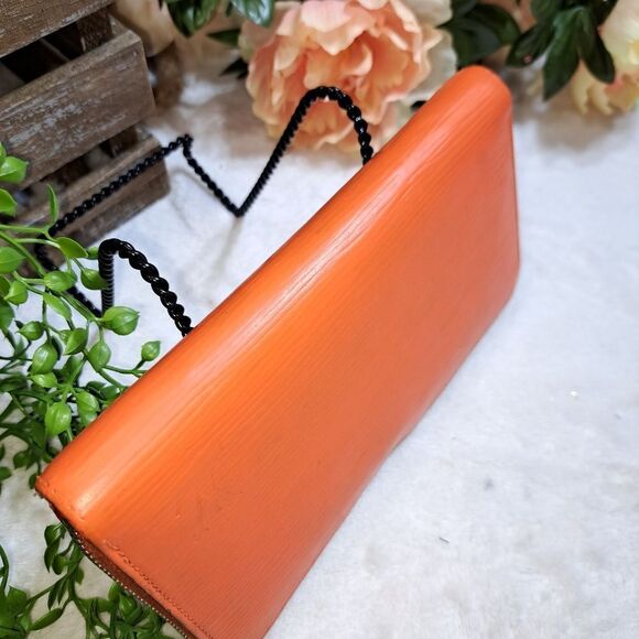 Authentic Louis Vuitton Epi Zippy Wallet with Dust Bag - Picture 7 of 17